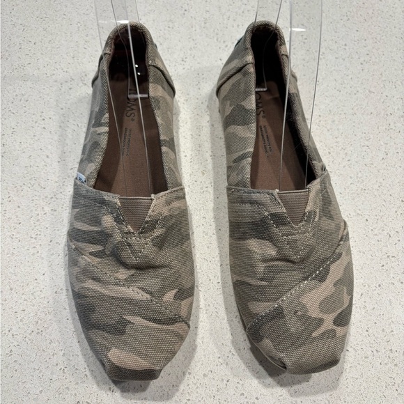 Toms | Camouflage Canvas Loafers - Picture 1 of 7